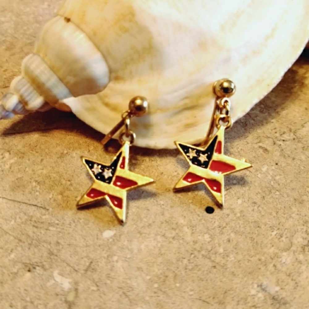 3/$20 AVON star clip earrings gold tone flag